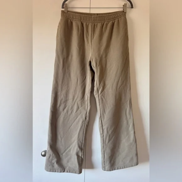 Reformation Kira Wide Leg Sweatpants Taupe - Picture 3 of 12